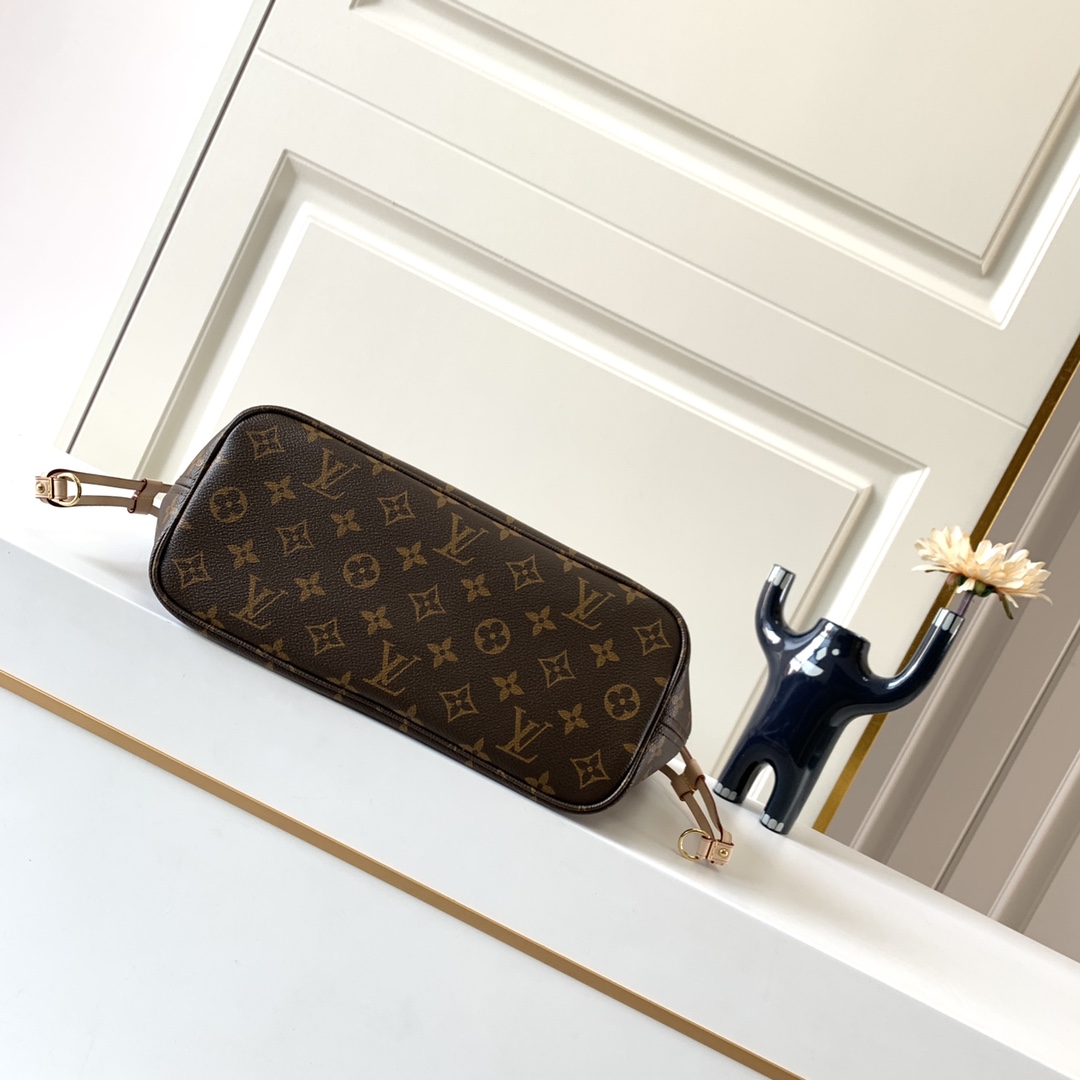 Louis Vuitton Shopping Bags